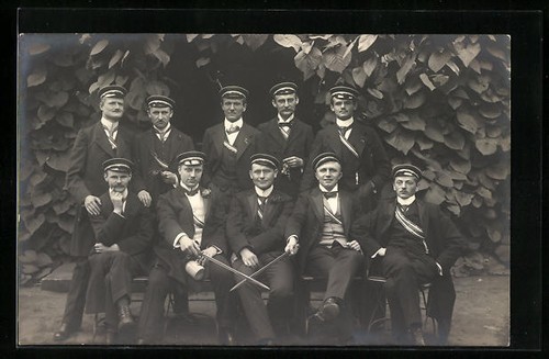 Foto gruppenfoto einer - foto-ak,