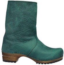 Sanita 'Risotto' Oiled Leather Clog Boots in Dark Green (473222) - Hölzern