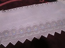 Scheibengardine Bistrogardine Weiß mit "zarten Farben"  220 cm x 50 cm