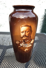 Interessante  Porzellanvase mit Bildnis von Hindenburg und Orden Seitenprofil