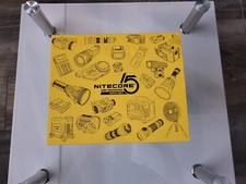Nitecore 15 Jahre limited Geschenkbox Set mit Tini 2 Taschenlampe & Baseball Cap
