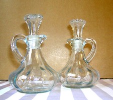 2 Glaskaraffen für Essig und Öl, Küche - Kochen - Bewirten - Salat -Speisen