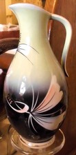 50er Jahre Spechtsbrunn Vase Kannenform Porzellan handbemalt schwarz grün
