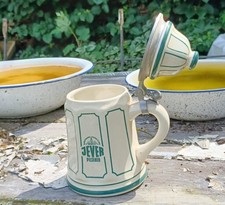 Jever Bierkrug 0,5 Liter Steingut mit Deckel