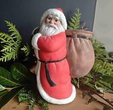 Weihnachten Advent Keramik Weihnachtsmann trägt Geschenkesack