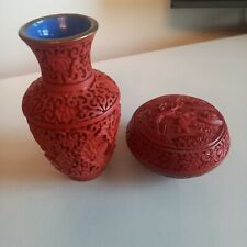 Schnitzlack Dose und Vase chinesisches Kunsthandwerk alte Email Rotlack K4