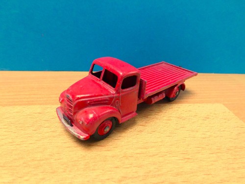 Dinky toys 422 amarant red - toys,