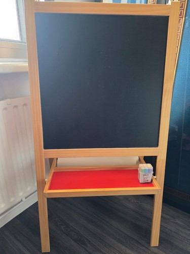 Kindertafel mit papierrolle - mit,