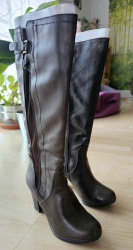 Schöne braune lederstiefel - schöne,