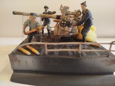 Fertigdiorama eines Geschützes auf U-Boot-Basis (Figuren Andrea Miniatures) 1/32