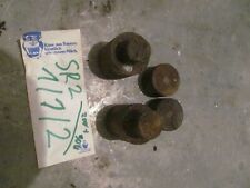 4 rostige Gewichte für