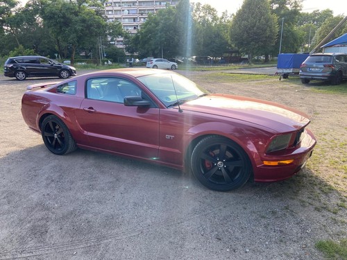 Ford mustang v8 - mustang,