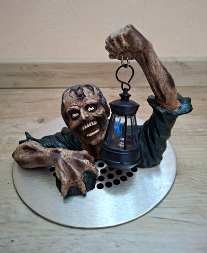 Zombie dekofigur mit laterne - dekofigur,