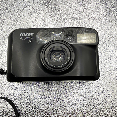 Nikon zoom 200 - 200, 35mm