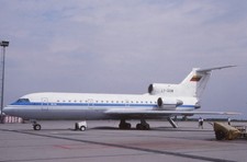 Dia LY-AAW Yakovlev Yak-42D 35mm gerahmt OP-L8-16