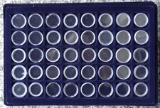 Münztableau für 40 Münzen, Einzelfachgröße 32 x 32 mm, mit 40 Münzkapseln, blau