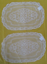 2er Set Spitzendeckchen oval