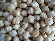 1 kg Haselnusskerne geschält