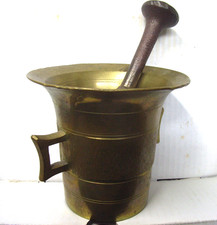 MÖRSER MIT ALTEM PISTILL