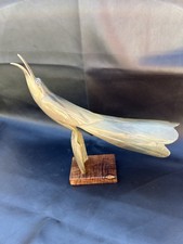 Vintage Mid Century Kuhhorn Skulptur Seevogel auf Eichensockel Retro