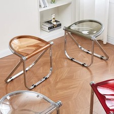 Transparenter Klappstuhl