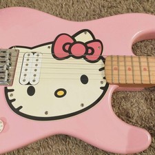 Squier Fender Hello Kitty