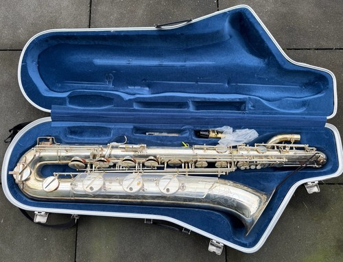 Bariton saxophon 1957 - saxophon,