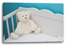 Wandbild süßer weißer Teddybär allein im Kinder-Bett Deko Kinder-Zimmer