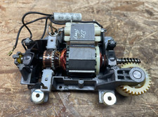 Motor mit Getriebe und Kondensator für Brotschneidemaschine KRUPS Typ 213