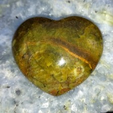 Herz grüner Chloropal Opal Pistazienopal green Opalith Nontronit Harmonie D