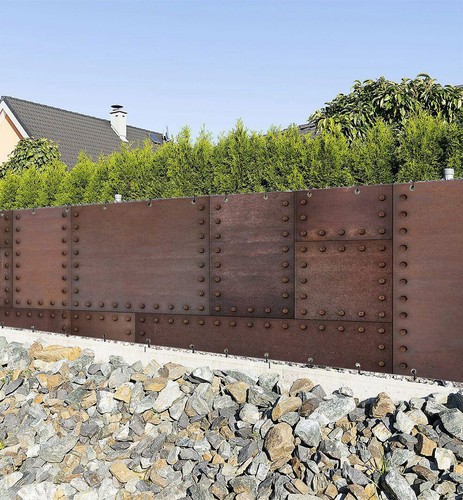 Zaunbanner rostiger stahl - zaunbanner,
