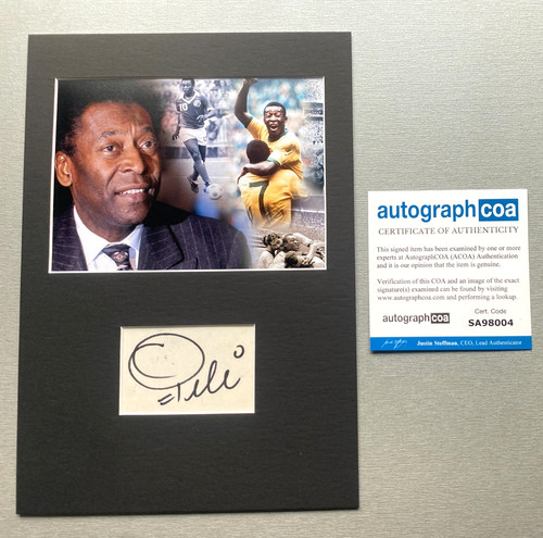 Pele signed - (†2022),