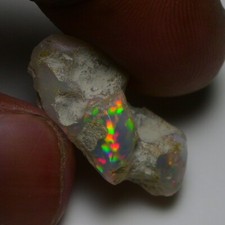 Natürlicher weißer Opal grob