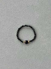 Elastischer Ring mit schwarzem Turmalin – Schutz & Balance – Handgefertigt ✨