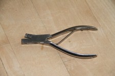 Kerbzange Kerbschnittzange für Prüfetiketten