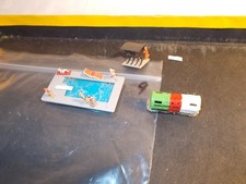 Preiser / Merten ua. Swimmingpool mit 5 Badegäste, sehr schön dazu Fahradständer