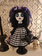 Monster Doll + Herz Gothic