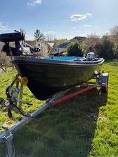 Angelboot mit motor - , und