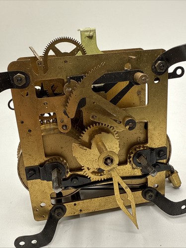 Altes uhrwerk wanduhr - altes,