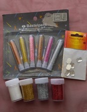 Verschiedene Bastelsachen,