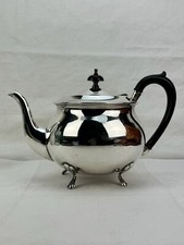 Teekanne auf filigranen