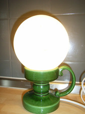 Tischleuchte / Tischlampe, 70er Jahre, Durchm. ca. 14 cm, Keramik-Fuß in grün