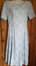 Vintagekleid - 60er Jahre Kleid mit Glockenrock. Schöner Stoff. Unikat Gr. 38