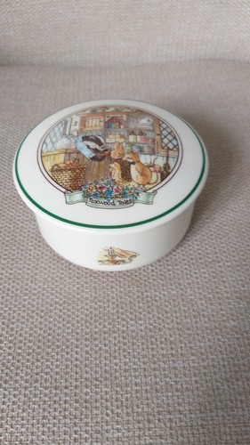 Deckeldose foxwood tales - deckeldose,