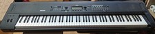 Mobile Synthesizer Workstation Korg Kross 2-88MB abzugeben
