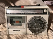 RADIOCASSETTE SANYO MOD. M2402-4F VINTAGE 1980-84