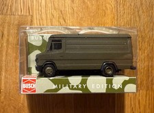 Top: Busch 44356 Mercedes 507