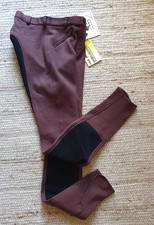 Dunkelbraune schmale Reithose