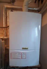 Gasheizung Vaillant mit Druckausgleichbehälter und Wasserspeicher 400 Liter