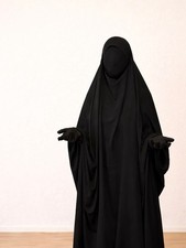 Jilbab mit Rock in Schwarz